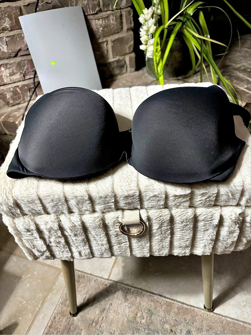 SKIMS Fits Everybody T-Shirt Bra Black 36DD